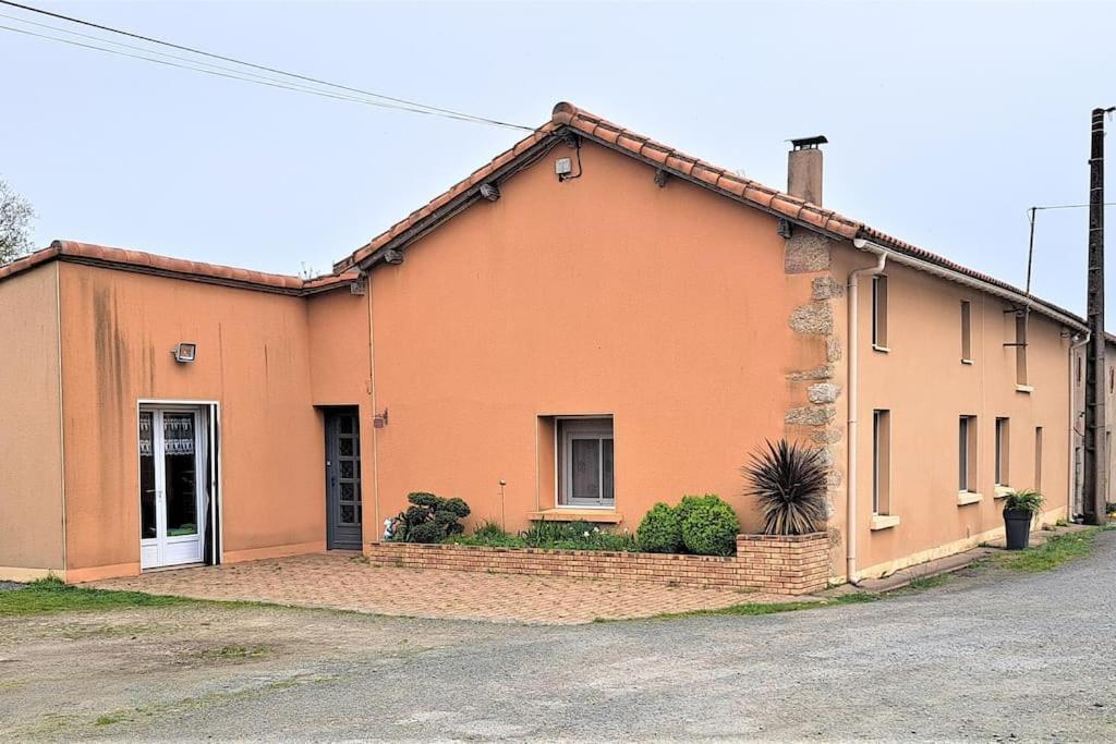 Apartamento Le P'tit D'isa, 15 Km Du Puy Du Fou
